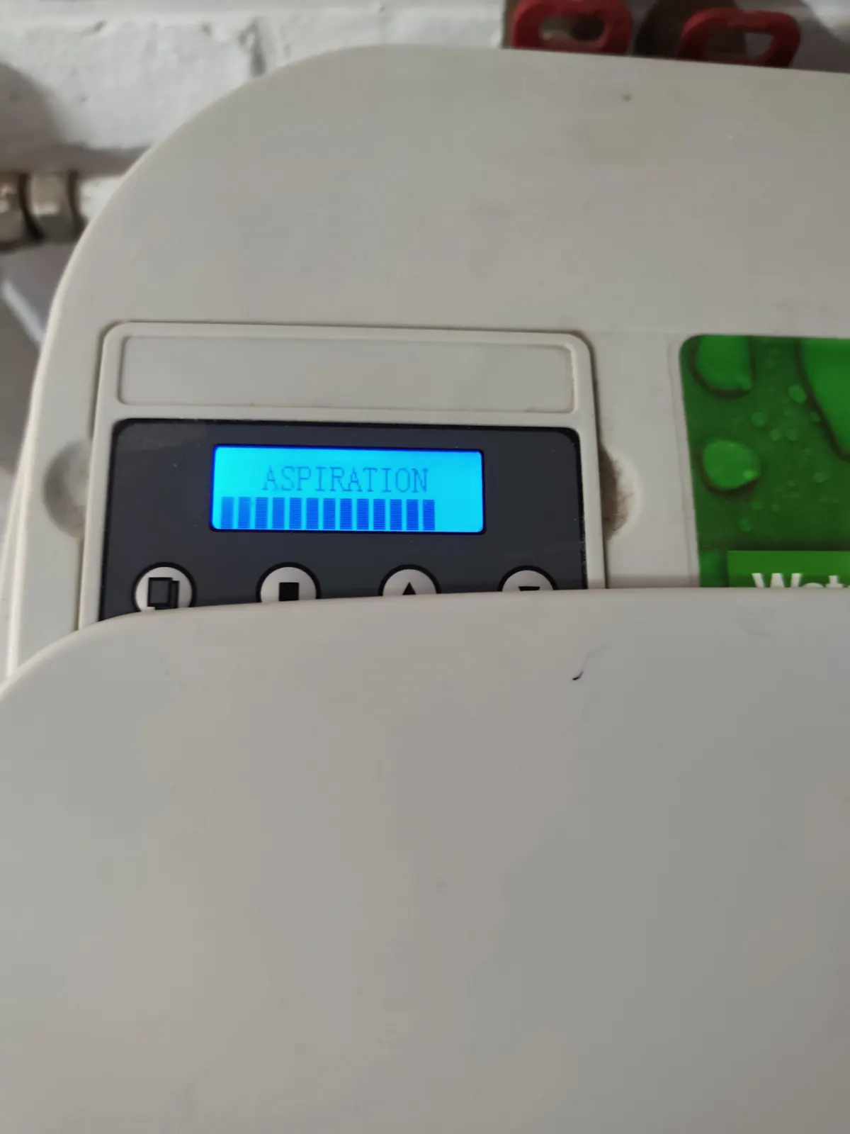 Filtre à charbon actif sous évier pour retirer le chlore de l'eau du robinet