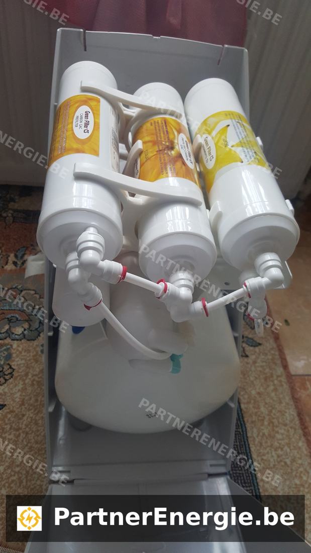 Osmoseur installé sous l'évier